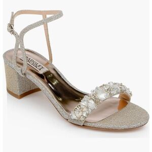 New in Box Badgley Mischka Tanessa Silver Embellished Block Heel Sandals 7